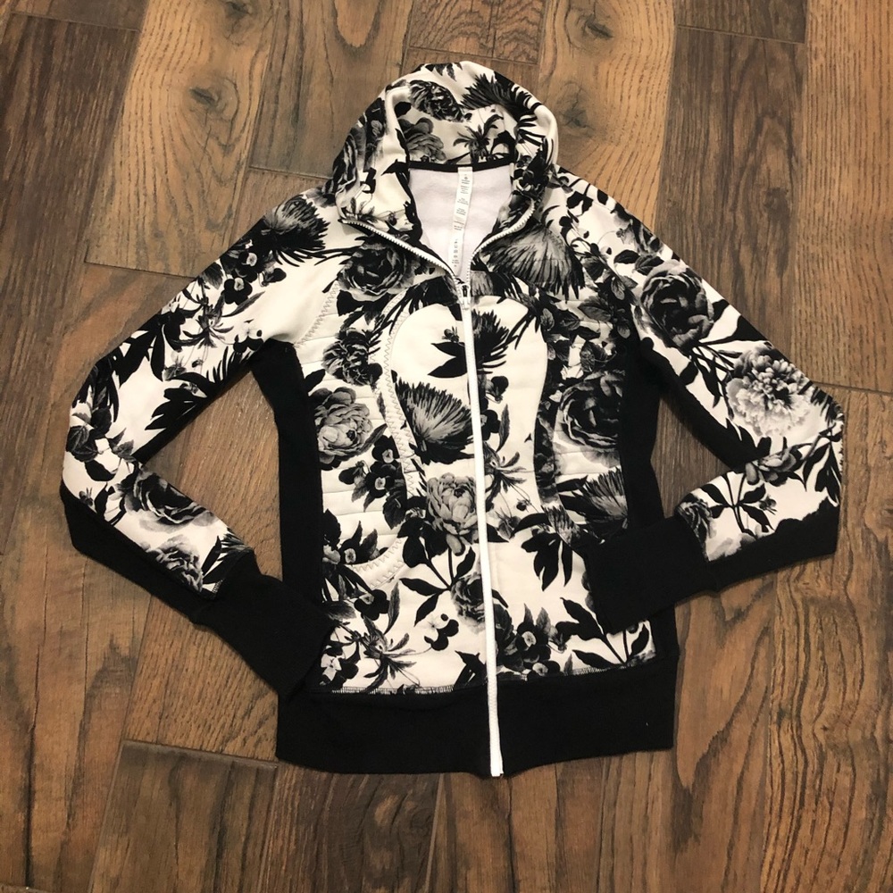 ‼️SOLD‼️Lululemon Calm & Cozy Jacket (6)